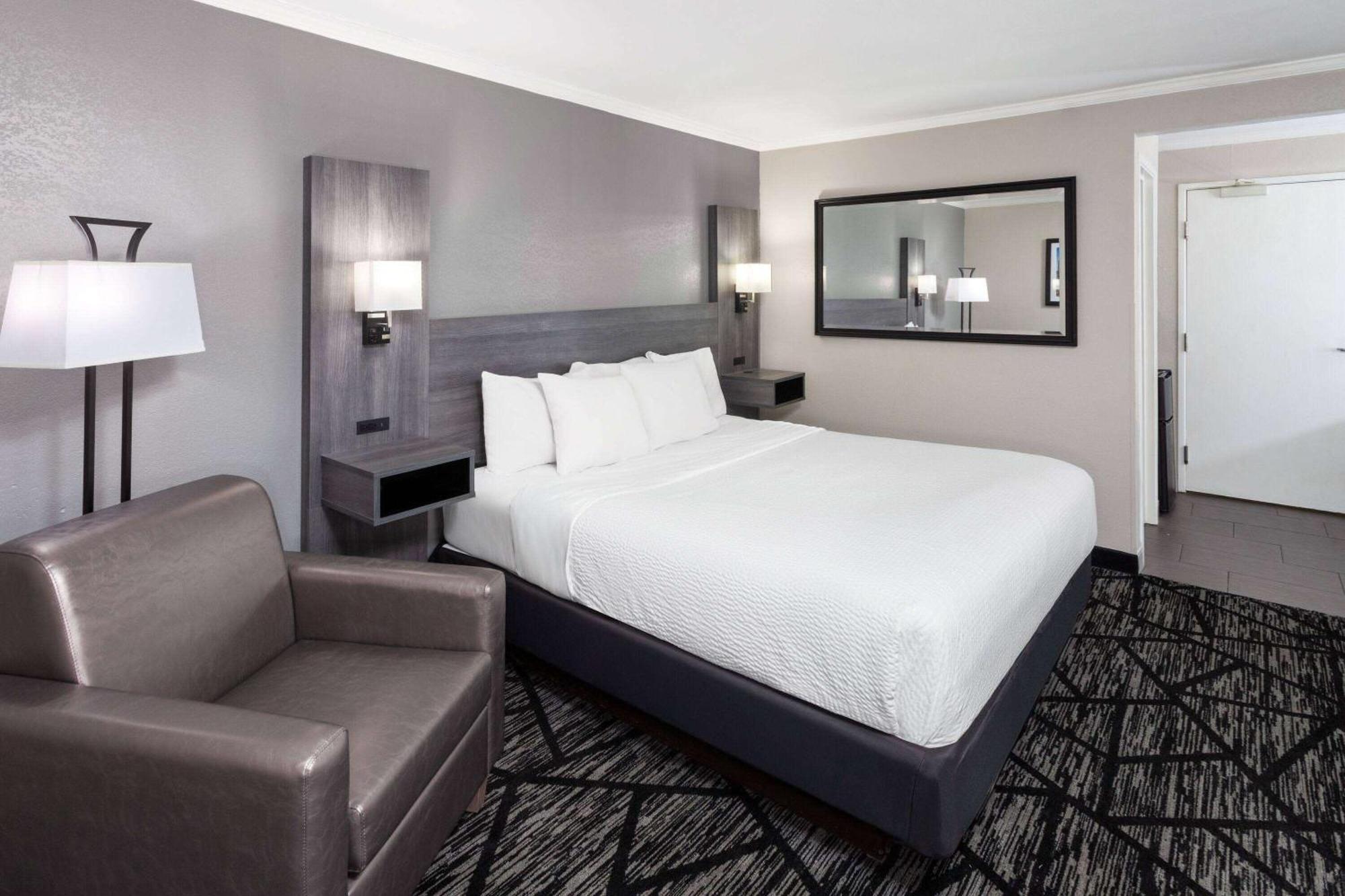 La Quinta Inn By Wyndham Cleveland Independence Exteriér fotografie
