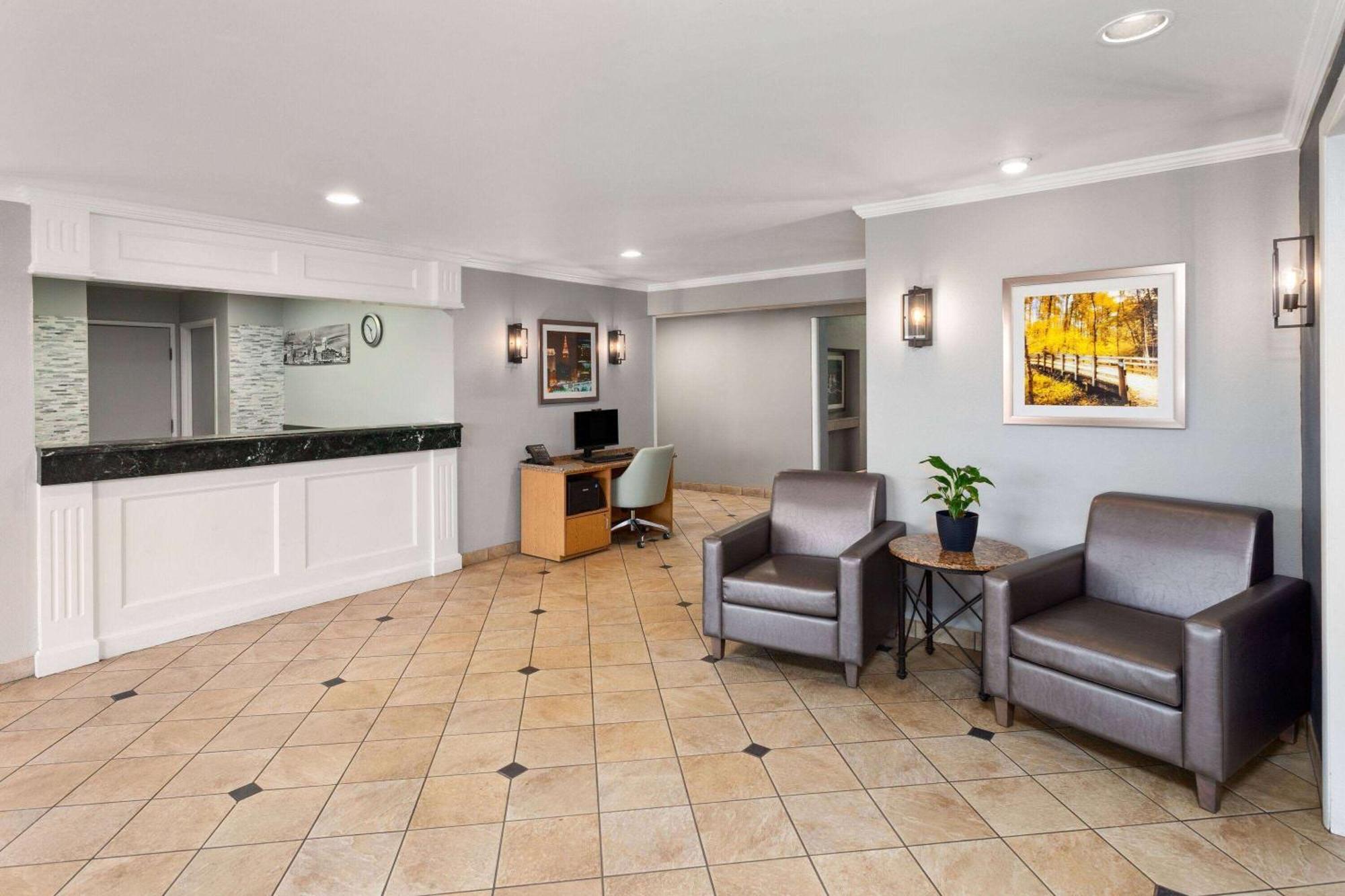 La Quinta Inn By Wyndham Cleveland Independence Exteriér fotografie
