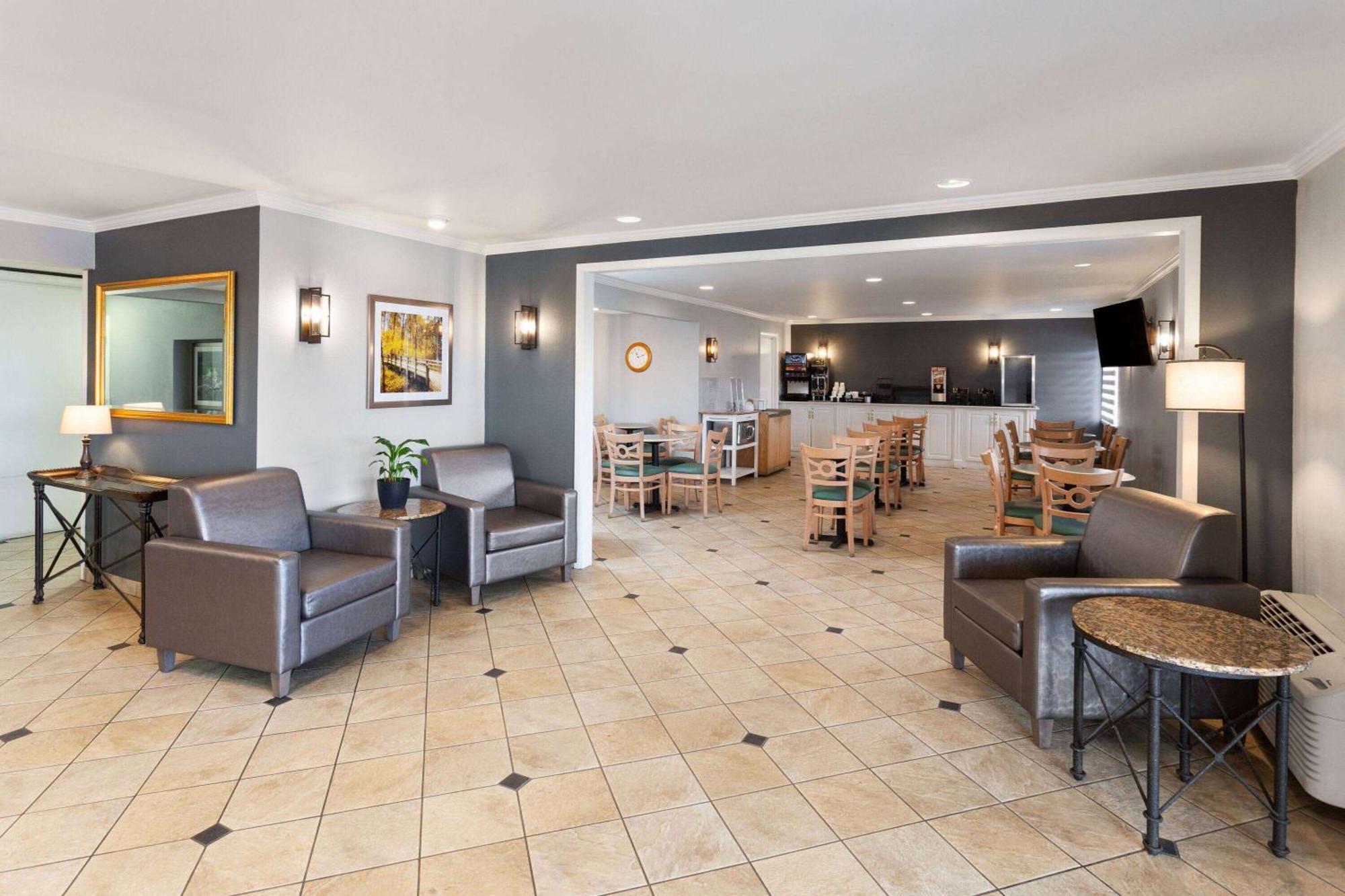 La Quinta Inn By Wyndham Cleveland Independence Exteriér fotografie